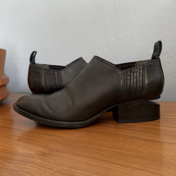 Alexander Wang Kori Black Cut-out Leather Ankle Booties Sz 39 - Picture 2 of 9